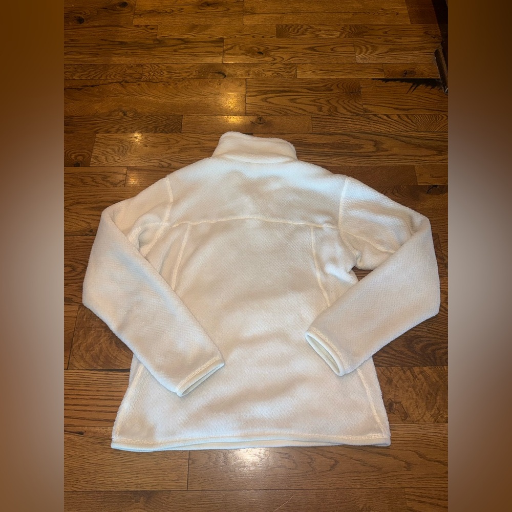 Patagonia. Re-Tool Snap-T® Pullover. Raw Linen - White X-Dye. Size Small. - Picture 3 of 7